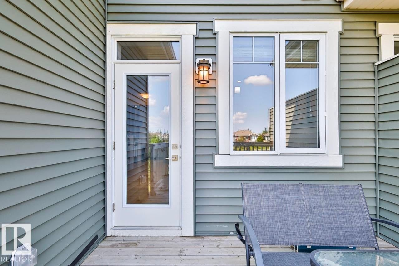 Patio door to the rear deck