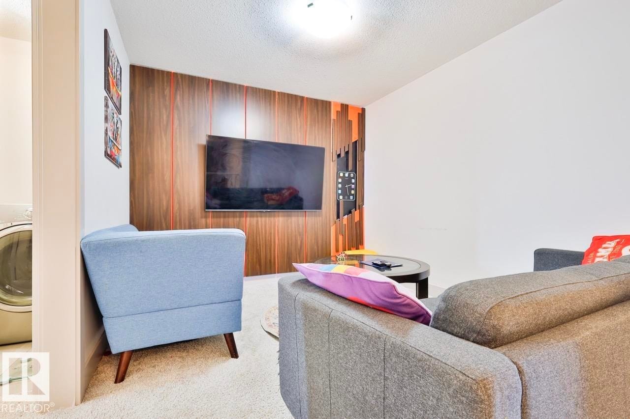 Bonus room seating area