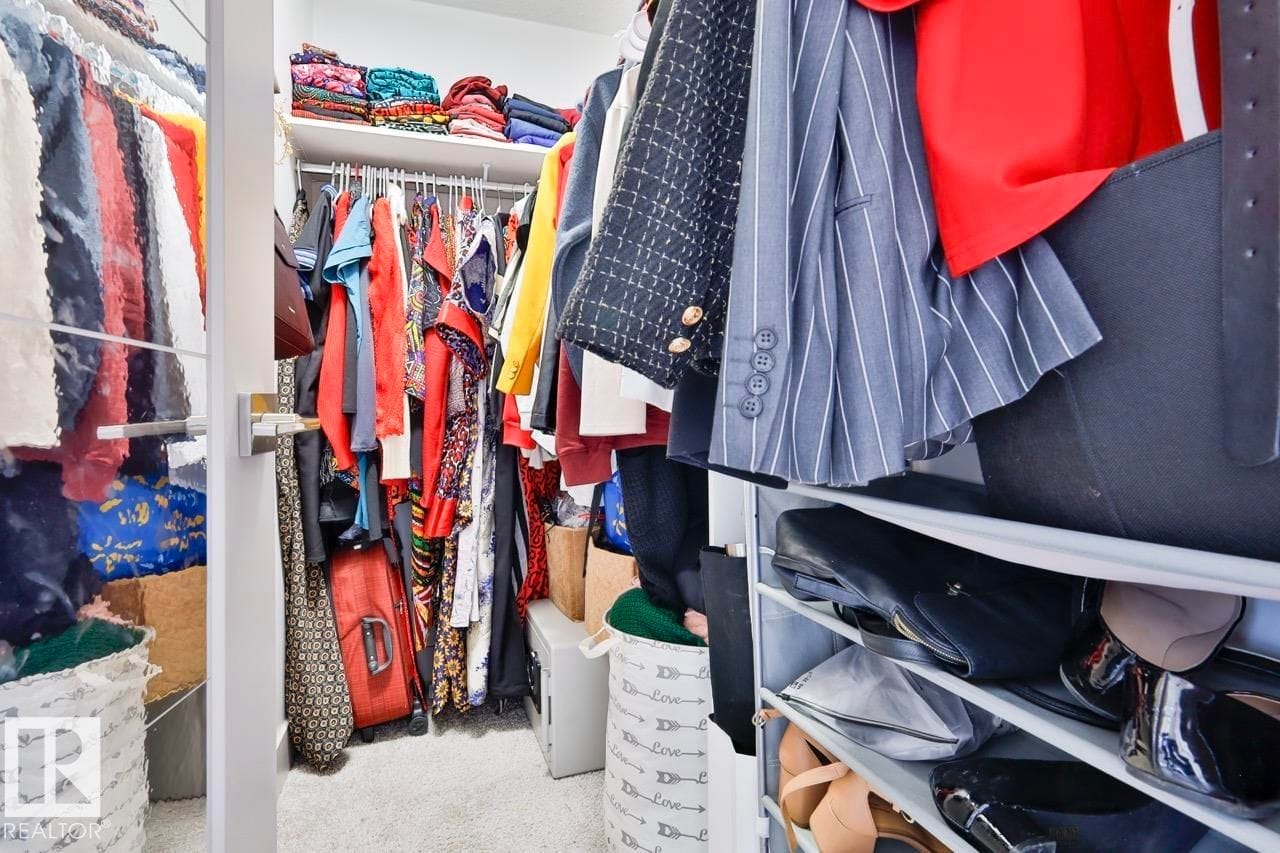 Walk in closet