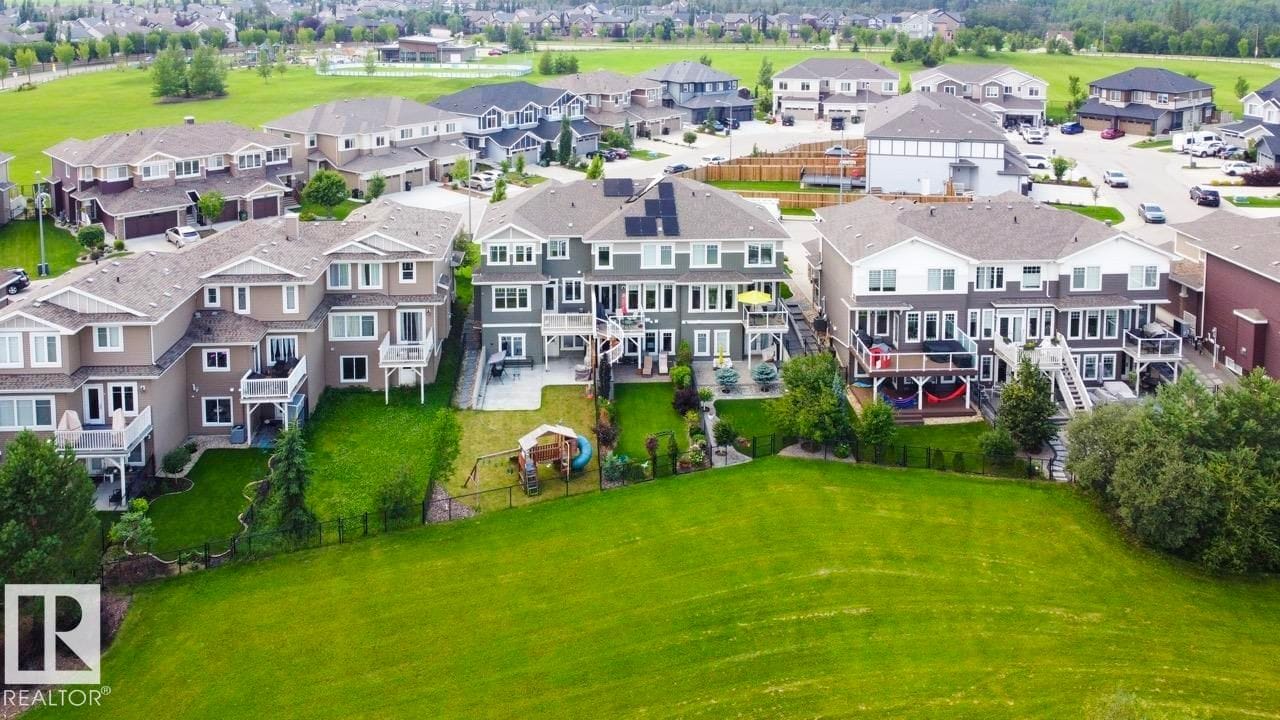 Aerial view of the wider neighbourhood