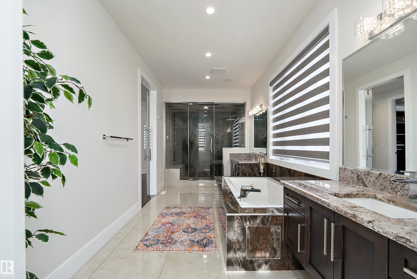 Ensuite double vanity with extended counter