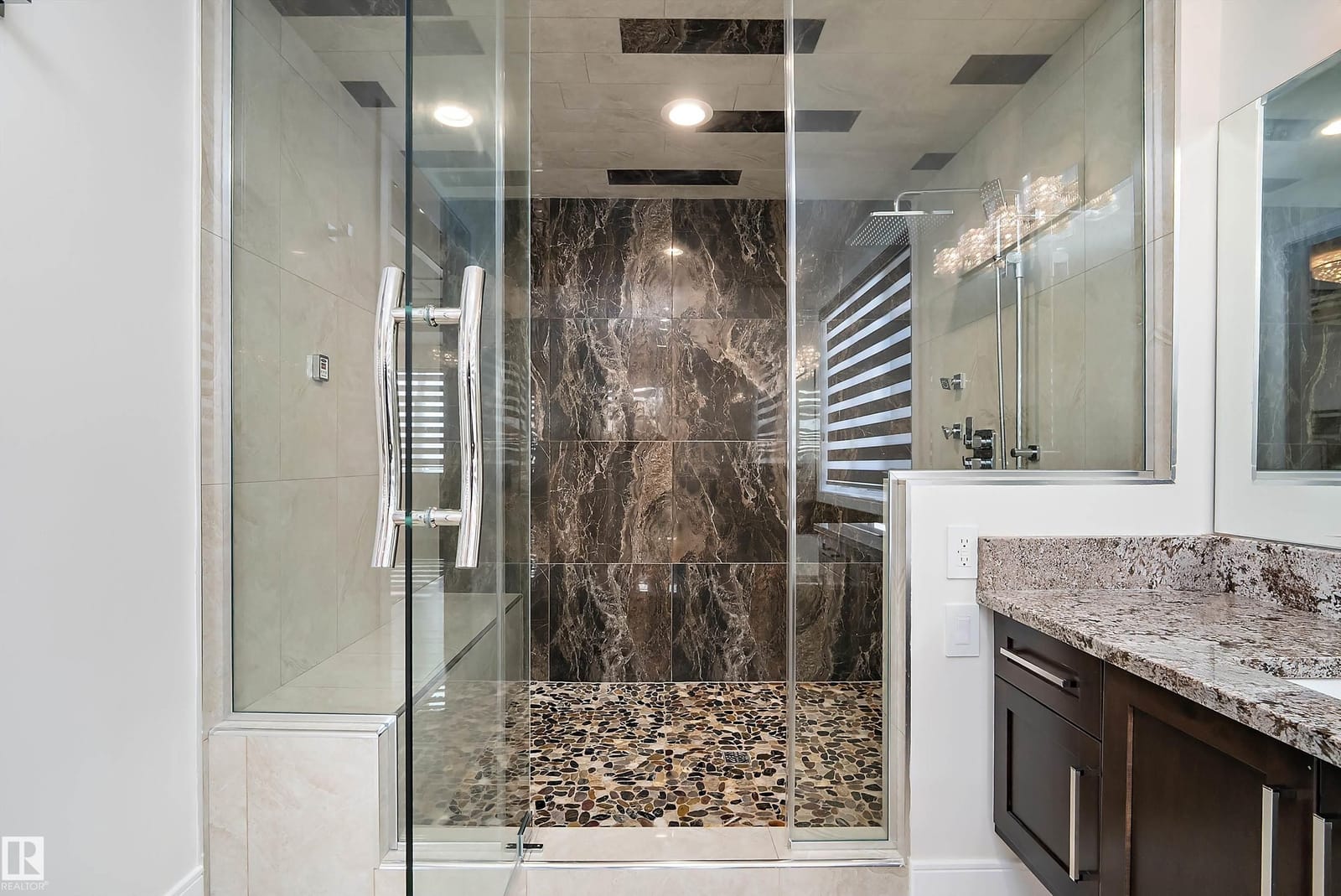 Ensuite shower in stone tile